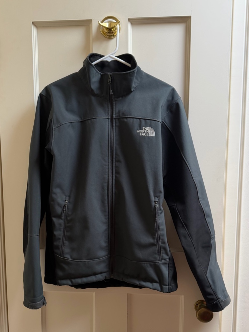 The North Face Dark Gray Fleece-Lined Softshell Jacket Size M